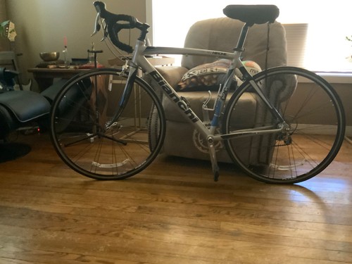 Bianchi via nirone c2c - 7,